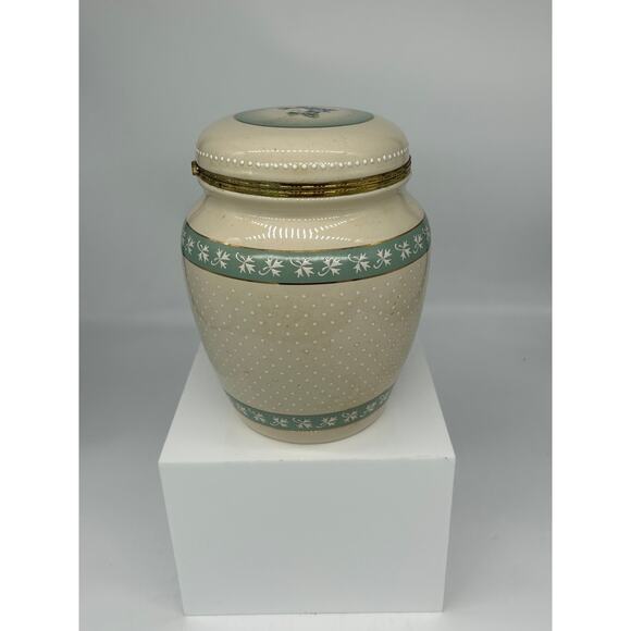 Vintage Knott's Berry Farm Food Ivory Ceramic Canister Hinged Lid Cookie Jar - Picture 1 of 6